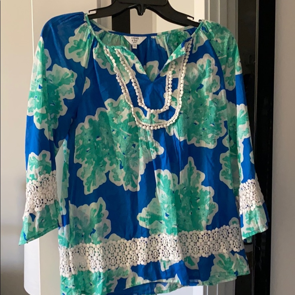 Blue and Green Crown and Ivy Top